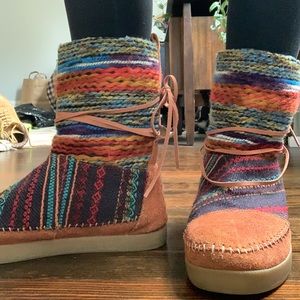TOMS Nepal Boots Orange Stripes